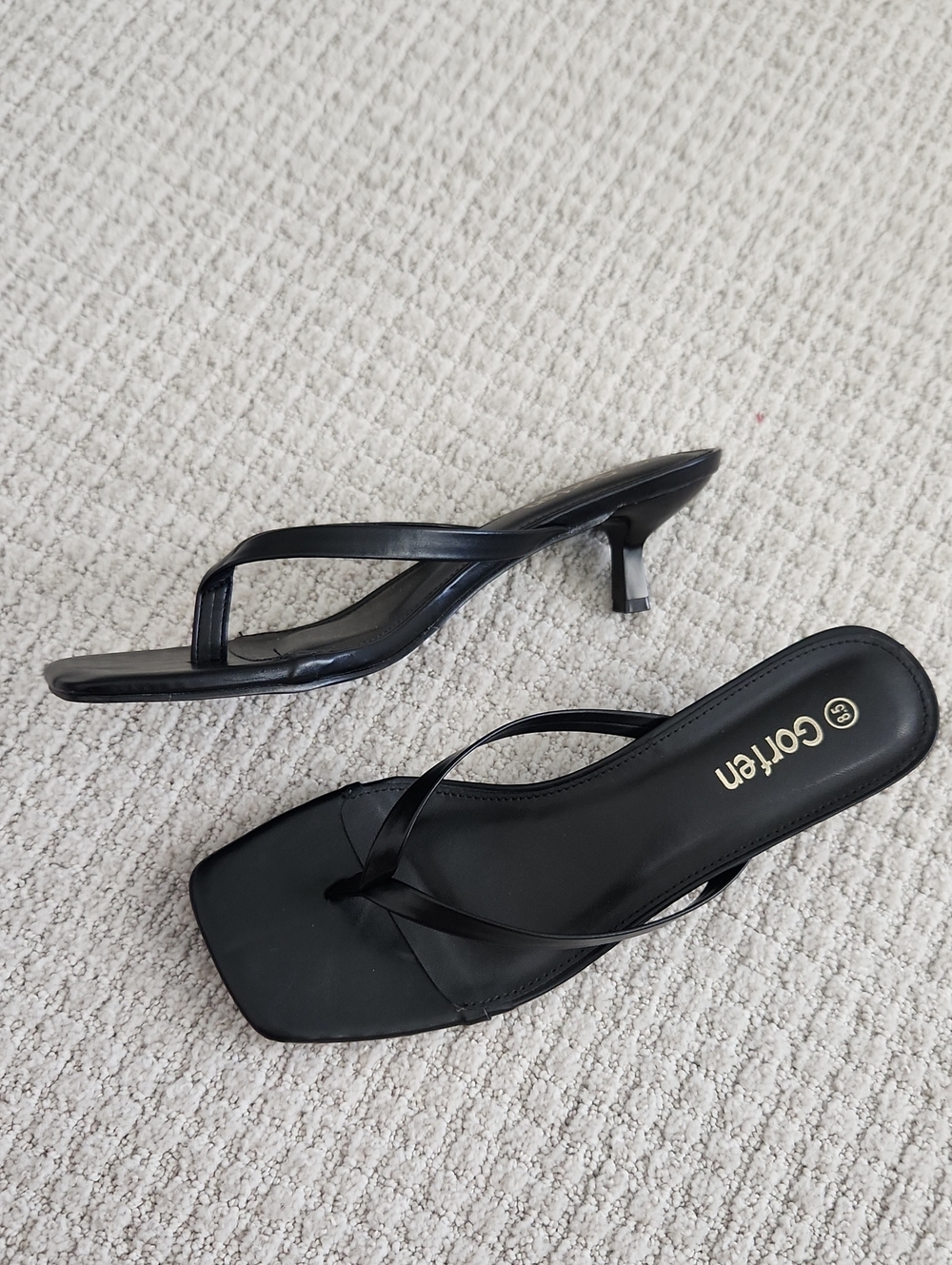 Black Square-Toe Kitten Heel Thong Sandals